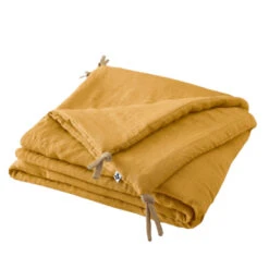 Couvre-lit à Nouettes Lin Lavé -Terre de nuit boutique bout de lit jaune fonce fond blanc