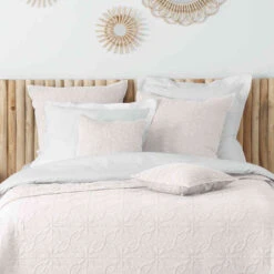 Couvre-lit Microfibre Lavée Matelassé Florette 240x220 Cm 18 Couvre-lit Microfibre Lavée Matelassé Florette 240x220 Cm -Terre de nuit boutique couvre lit florette blanc zoom