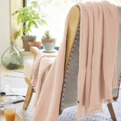 Plaid Gaze De Coton à Franges Rose 10 Plaid Gaze De Coton à Franges Rose -Terre de nuit boutique gaia rose amb 2 plaid