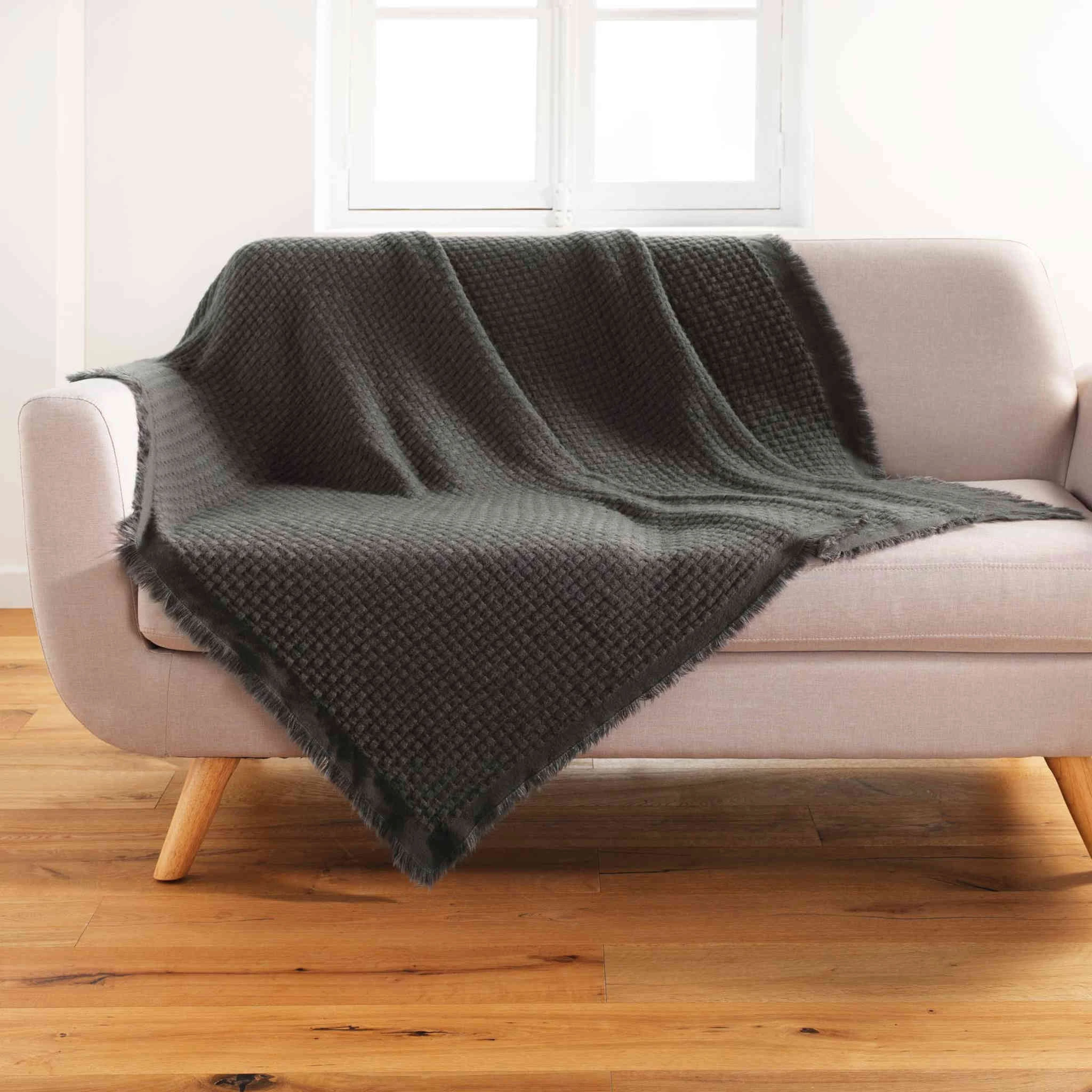 Plaid à Franges Acrylique Coraline 125x150 Cm 5 Plaid à Franges Acrylique Coraline 125x150 Cm – Image 3