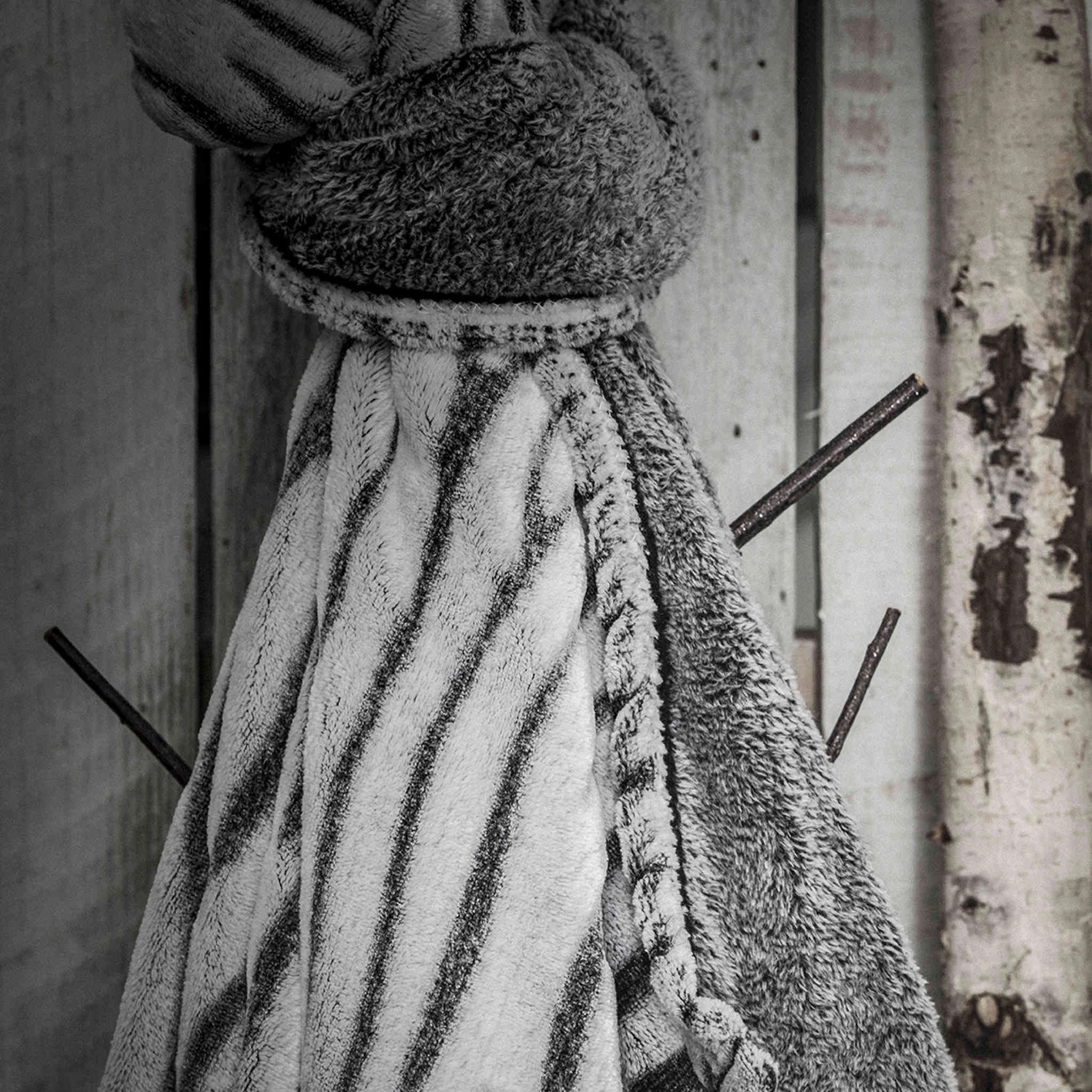 Plaid Today Chalet Écorce Gris 125x150 4 Plaid Today Chalet Écorce Gris 125x150 – Image 2