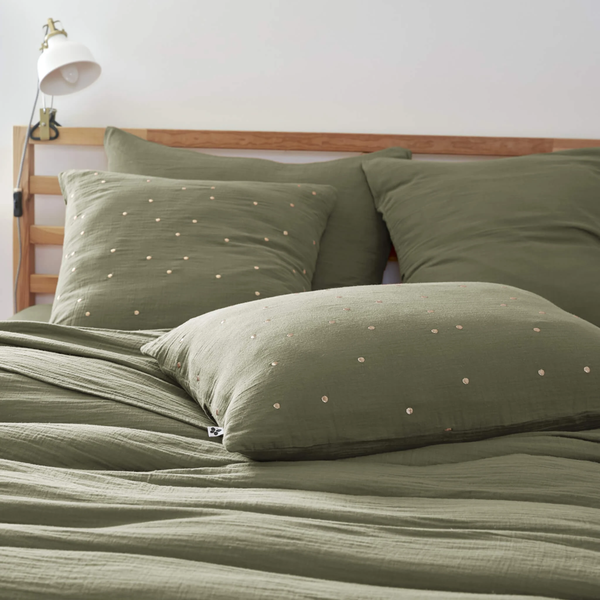 Taie D'oreiller à Pois Brodés Double Gaze De Coton Kaki 5 Taie D'oreiller à Pois Brodés Double Gaze De Coton Kaki – Image 3
