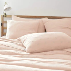 Taie D'oreiller Brodée Double Gaze De Coton Rose 8 Taie D'oreiller Brodée Double Gaze De Coton Rose -Terre de nuit boutique to boho rose ambiance