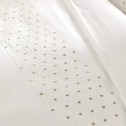 Housse De Couette Brodée Plis Religieuses Blanc 7 Housse De Couette Brodée Plis Religieuses Blanc -Terre de nuit boutique zoom agathe blanc