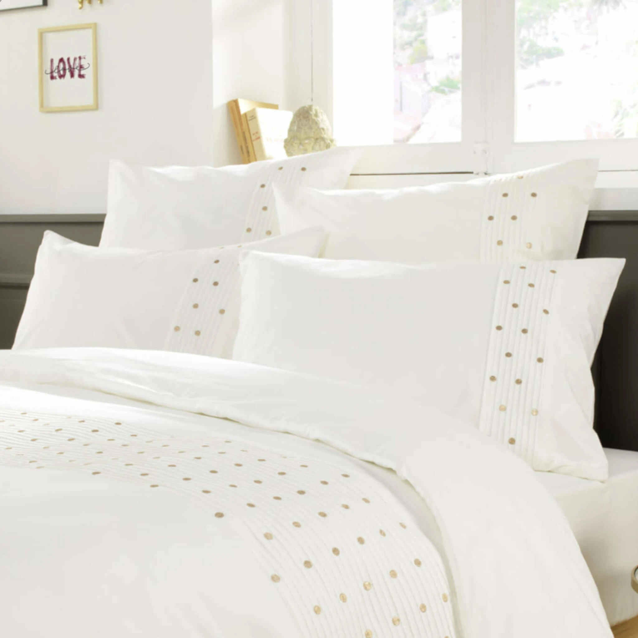 Taie D'oreiller Brodée Plis Religieuses Blanc 5 Taie D'oreiller Brodée Plis Religieuses Blanc – Image 3