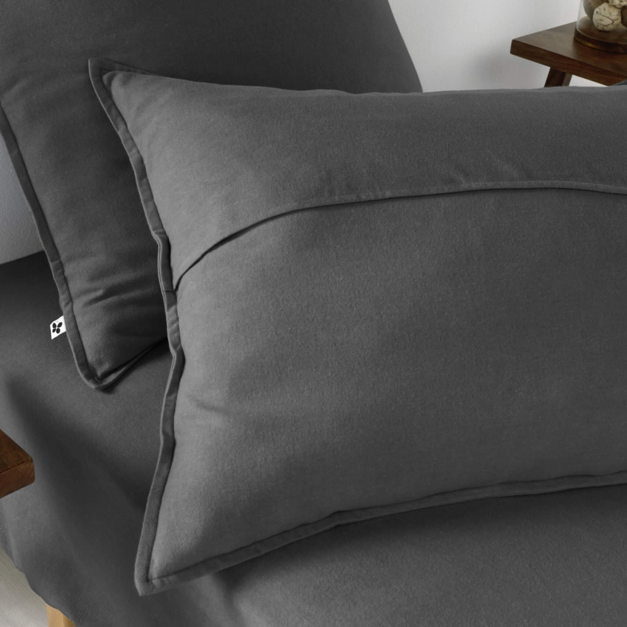 Lot De 2 Taies D'oreiller Flanelle Anthracite 5 Lot De 2 Taies D'oreiller Flanelle Anthracite – Image 3